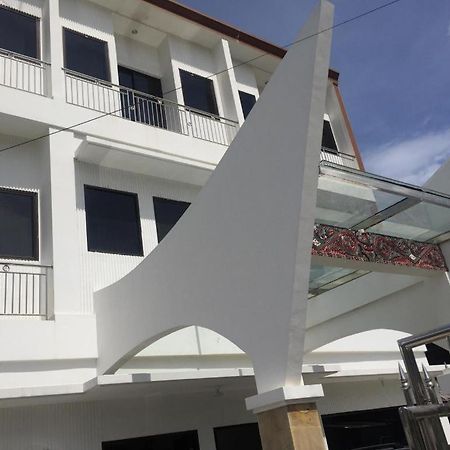 Opriss Hotel Parapat Exterior foto