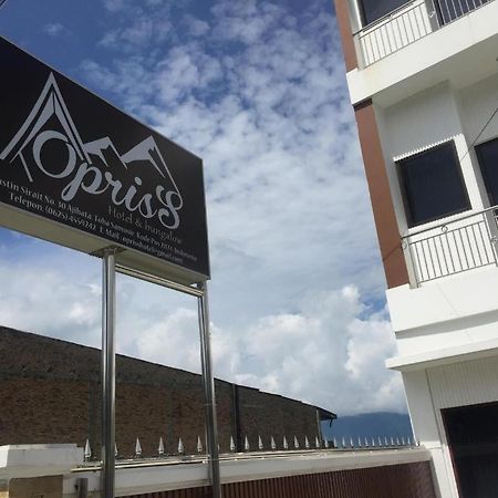 Opriss Hotel Parapat Exterior foto
