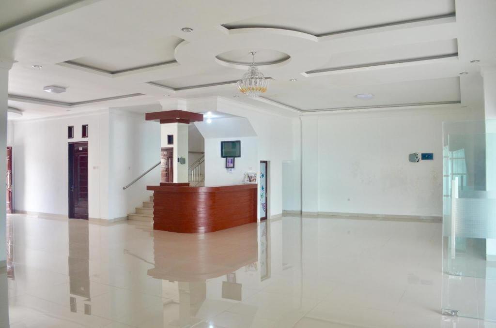Opriss Hotel Parapat Exterior foto
