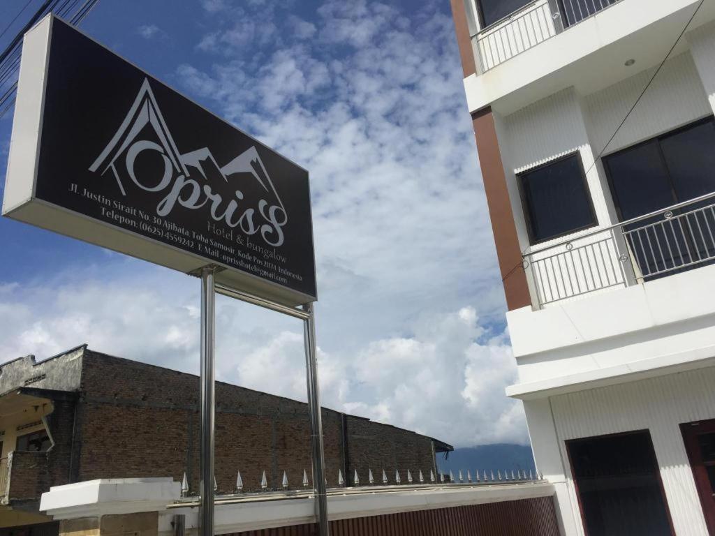 Opriss Hotel Parapat Exterior foto