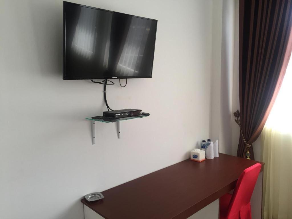 Opriss Hotel Parapat Exterior foto