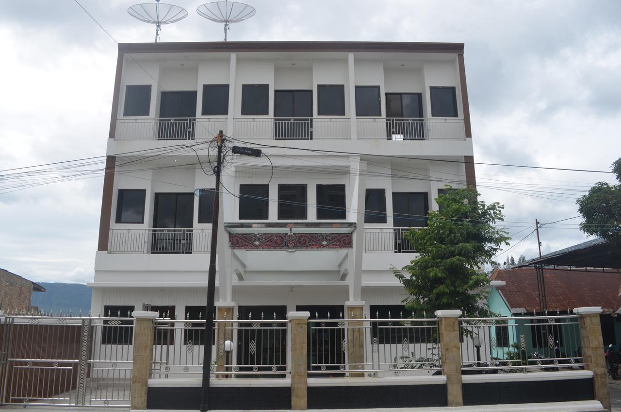 Opriss Hotel Parapat Exterior foto