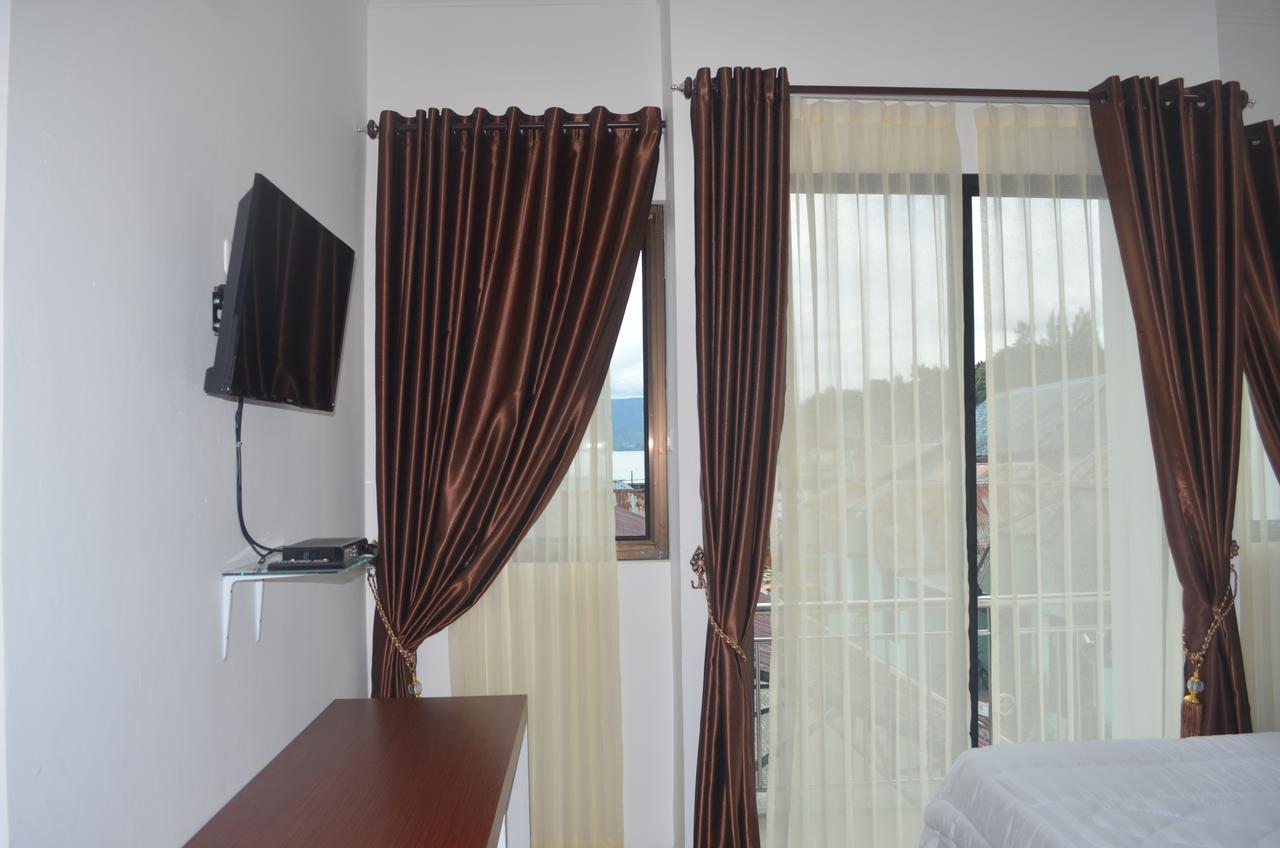 Opriss Hotel Parapat Exterior foto